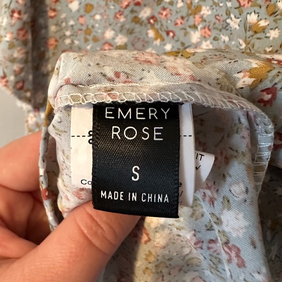 Floral Ruffle Sleeve Top - Picture 4 of 4